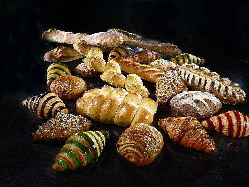 Une gamme complète de pains et viennoiseries